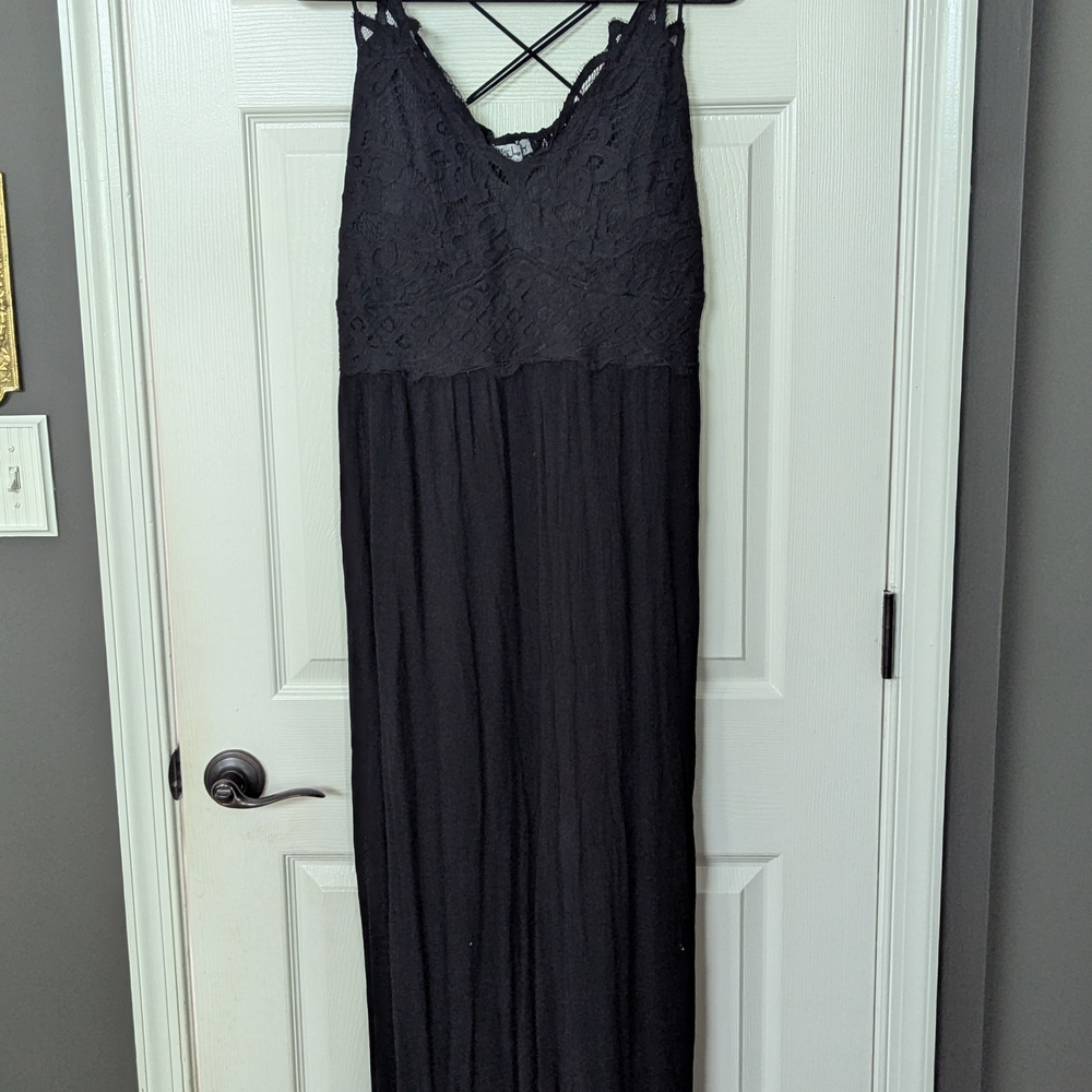 Elegant Black Lace Maxi Dress
